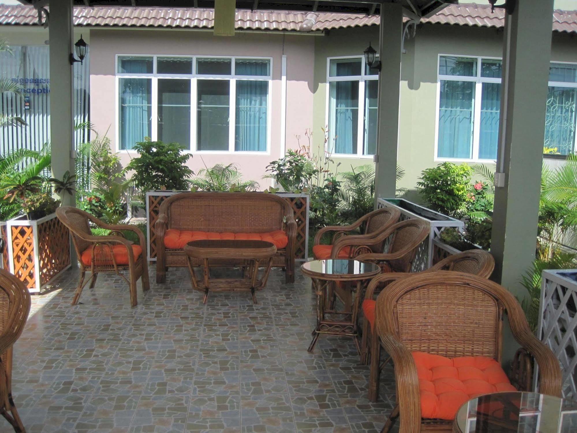 Hotel The Tamarind Sihanoukville Exterior foto