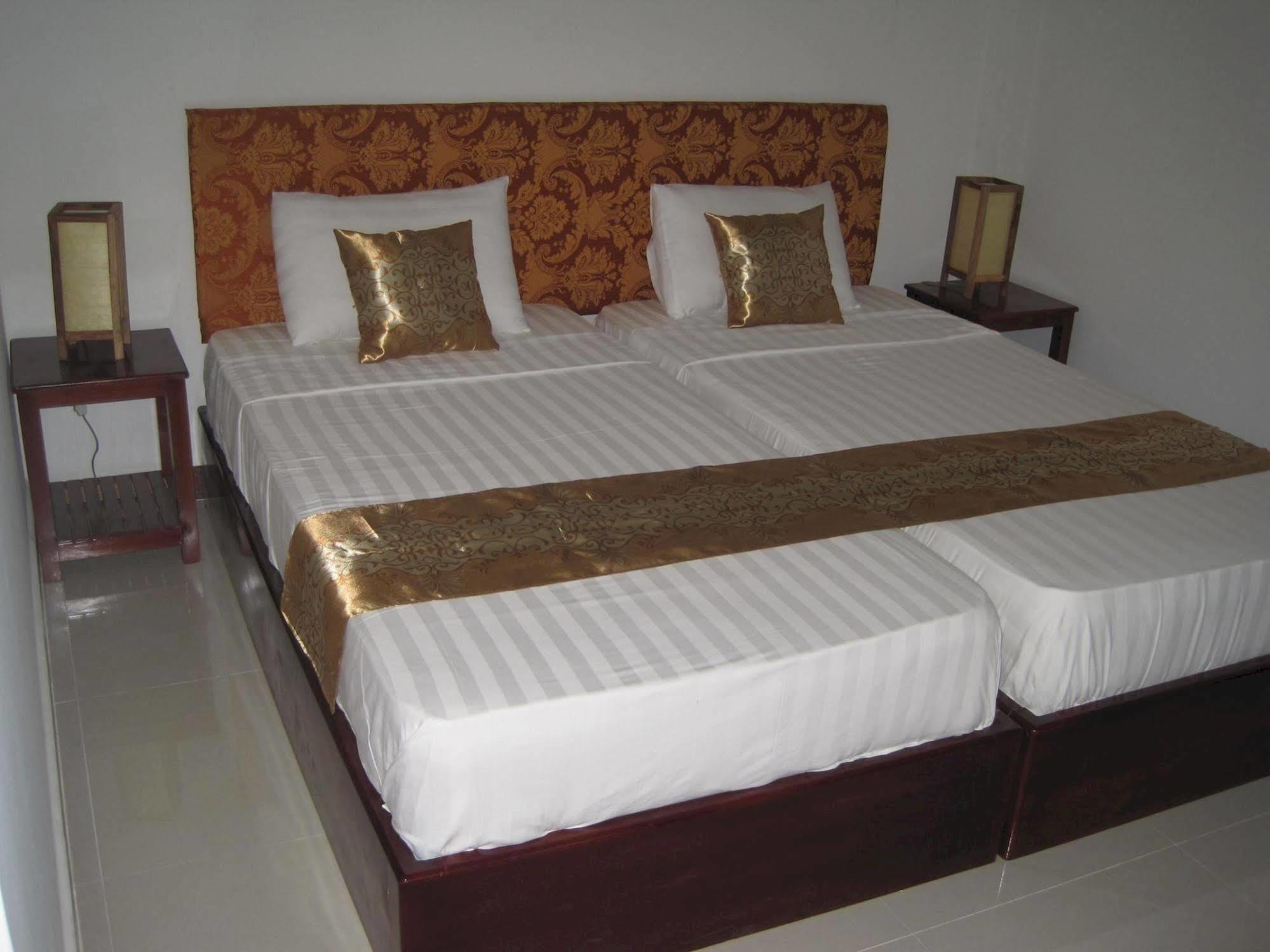 Hotel The Tamarind Sihanoukville Exterior foto