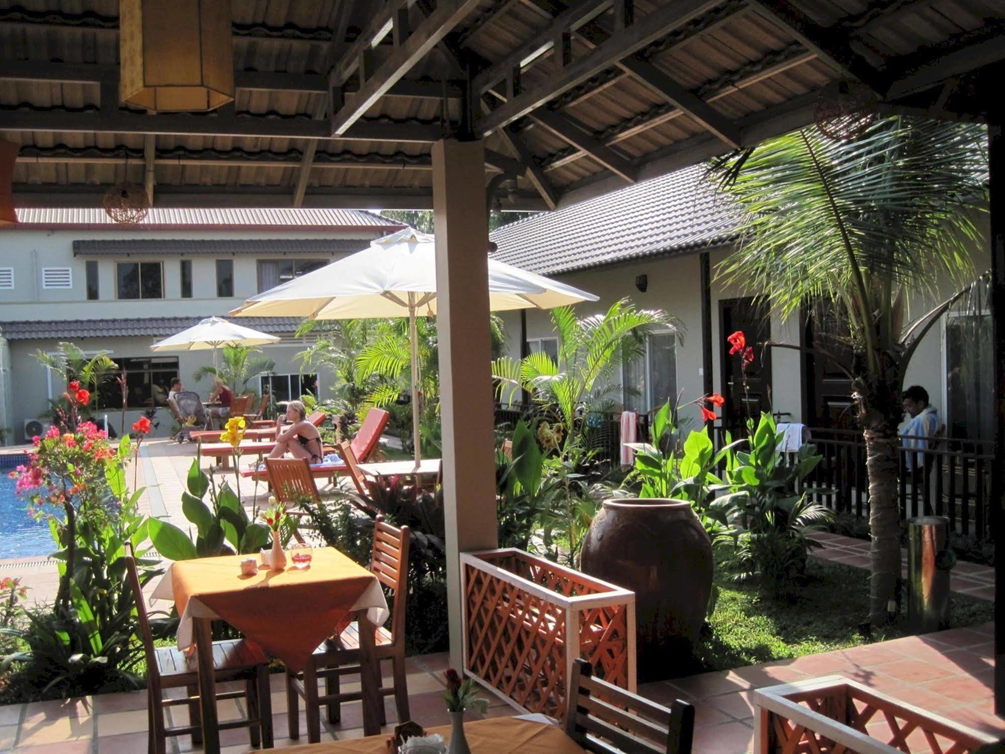 Hotel The Tamarind Sihanoukville Exterior foto